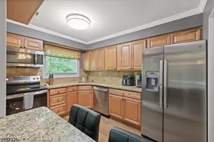 60 Deanna Dr Apt, Hillsborough Township, NJ 08844 - Photo 7