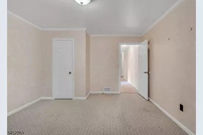 9 Belaire Dr, Roseland, NJ 07068 - Photo 25