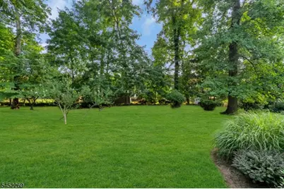 9 Belaire Dr, Roseland, NJ 07068 - Photo 39