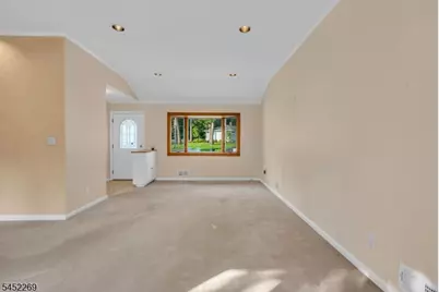9 Belaire Dr, Roseland, NJ 07068 - Photo 11