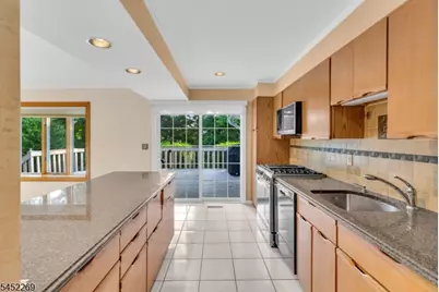 9 Belaire Dr, Roseland, NJ 07068 - Photo 13