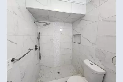 222 Lt G Zamorski Dr, Elizabeth, NJ 07206 - Photo 21
