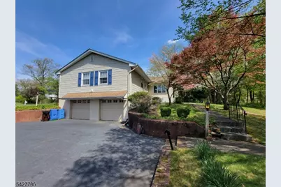 484 Stony Brook Dr, Bridgewater, NJ 08807 - Photo 3