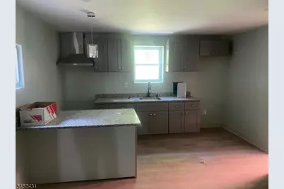 24 Sanford St, Trenton, NJ 08618 - Photo 5