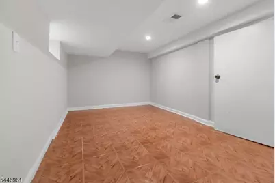 521 E Blancke St, Linden, NJ 07036 - Photo 17