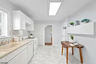 888 Lake St, Newark, NJ 07104 - Photo 9