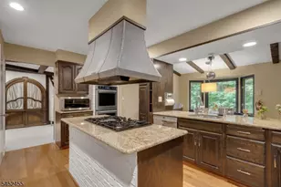 24 Tremont Terrace, Livingston, NJ 07039 - Photo 9