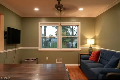 150 Farragut Ave, Middlesex, NJ 08846 - Photo 9