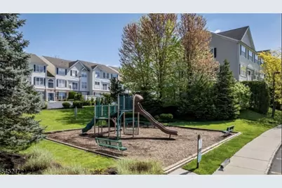 101 Limerick Ln, Lopatcong Township, NJ 08865 - Photo 15