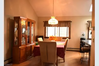 27 3rd Ave, Roseland, NJ 07068 - Photo 3