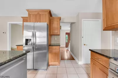 8 Cedar Ln, Roseland, NJ 07068 - Photo 17
