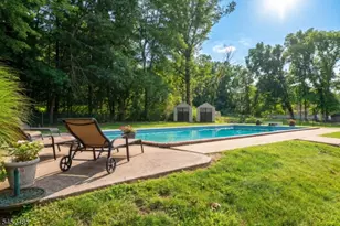 8 Cedar Ln, Roseland, NJ 07068 - Photo 5