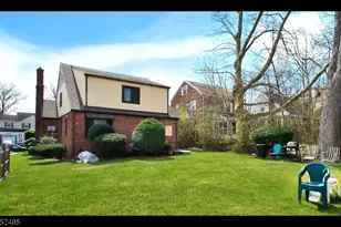 33 Johnson Ave, Teaneck Township, NJ 07666 - Photo 3