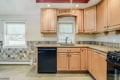 77 Pine St, Newton, NJ 07860 - Photo 11