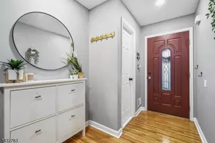 424 Tall Oak Ln, Hillsborough Township, NJ 08844 - Photo 3