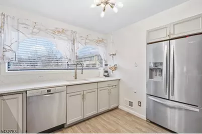 424 Tall Oak Ln, Hillsborough Township, NJ 08844 - Photo 7