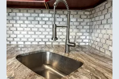 126 Wade St, Jersey City, NJ 07305 - Photo 15
