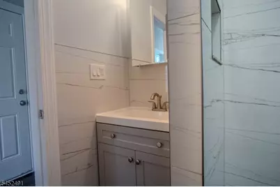 126 Wade St, Jersey City, NJ 07305 - Photo 21