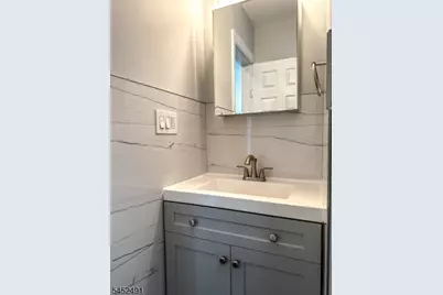 126 Wade St, Jersey City, NJ 07305 - Photo 19