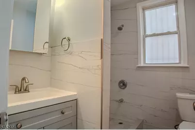 126 Wade St, Jersey City, NJ 07305 - Photo 19