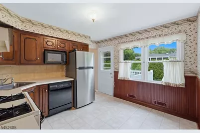 111 Primrose Dr, New Providence, NJ 07974 - Photo 13