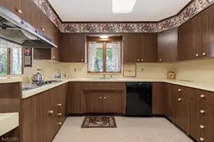 181 Princeton Ave, Rahway, NJ 07065 - Photo 9