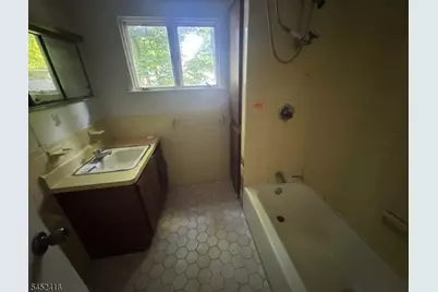 304 E Lakeshore Dr, Vernon, NJ 07422 - Photo 9