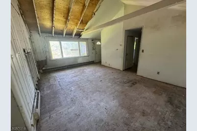 304 E Lakeshore Dr, Vernon, NJ 07422 - Photo 3