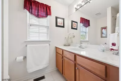 8 Hopkinson Ln, Franklin Township, NJ 08873 - Photo 27