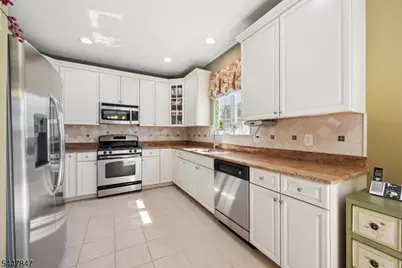 8 Hopkinson Ln, Franklin Township, NJ 08873 - Photo 5