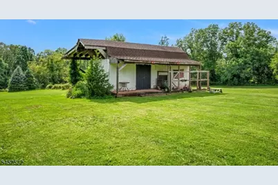 5 Millbrook Rd, Raritan Township, NJ 08822 - Photo 11