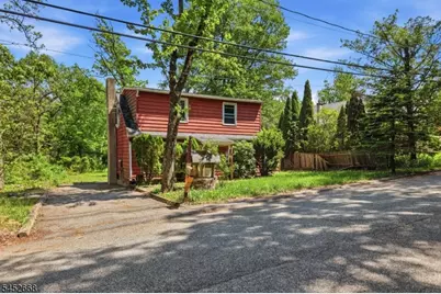71 Center St, West Milford, NJ 07480 - Photo 3