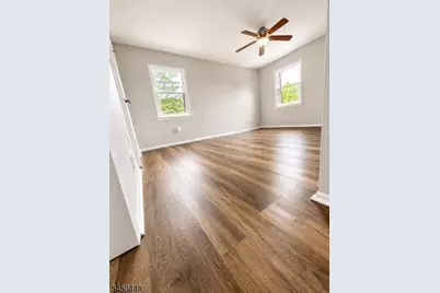 504 Nottingham Way, Raritan Township, NJ 08822 - Photo 9