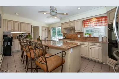 37 Keilana Dr, Wayne, NJ 07470 - Photo 9