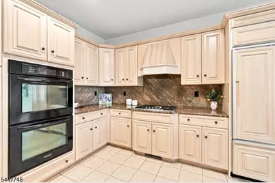 907 Colonia Rd, Elizabeth, NJ 07208 - Photo 15