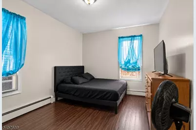 596 S 19th St, Newark, NJ 07103 - Photo 25