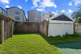 596 S 19th St, Newark, NJ 07103 - Photo 39
