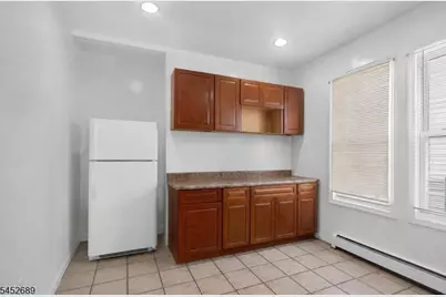 596 S 19th St, Newark, NJ 07103 - Photo 11