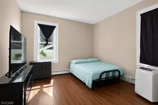 596 S 19th St, Newark, NJ 07103 - Photo 27