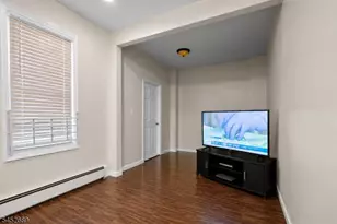 596 S 19th St, Newark, NJ 07103 - Photo 19