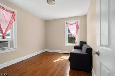 596 S 19th St, Newark, NJ 07103 - Photo 15