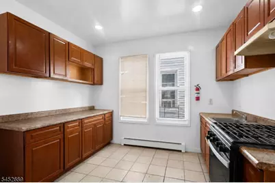 596 S 19th St, Newark, NJ 07103 - Photo 31