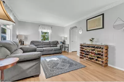 34 Baldwin Ave, South Bound Brook Boro, NJ 08880 - Photo 7