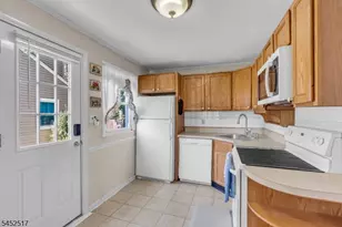 34 Baldwin Ave, South Bound Brook Boro, NJ 08880 - Photo 9