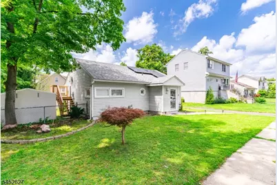 1528 Washington Ave, Pompton Lakes, NJ 07442 - Photo 3