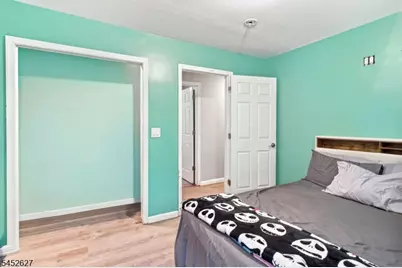 1528 Washington Ave, Pompton Lakes, NJ 07442 - Photo 11