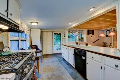 18 Bott Ln, Montville Township, NJ 07082 - Photo 23