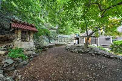 18 Bott Ln, Montville Township, NJ 07082 - Photo 11