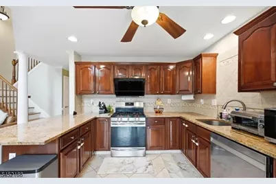 18 Clark Ct, Bernards Township, NJ 07920 - Photo 7