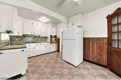 30 Pequannock Ave, Pompton Lakes, NJ 07442 - Photo 9